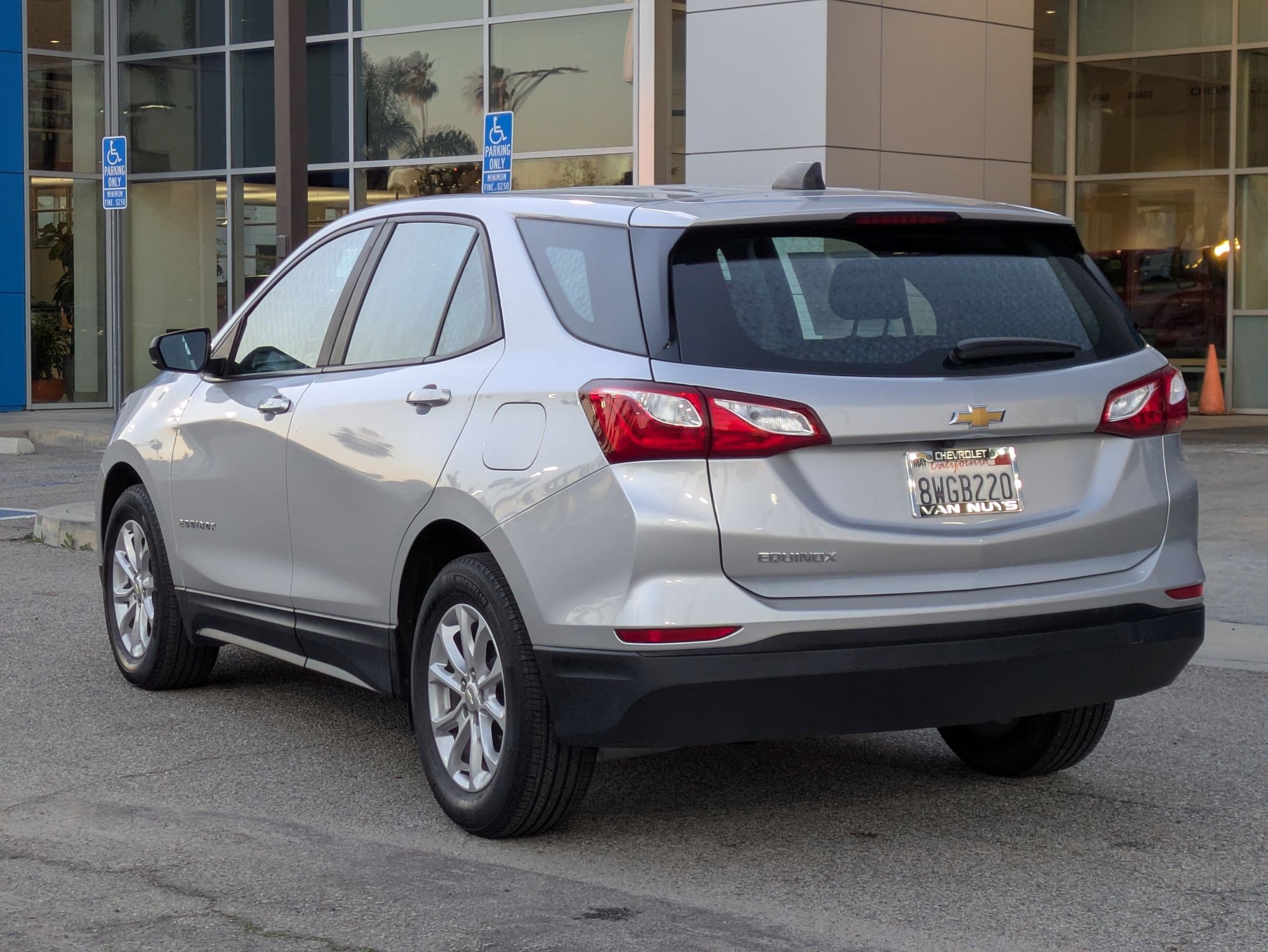 Used 2021 Chevrolet Equinox LS image 7