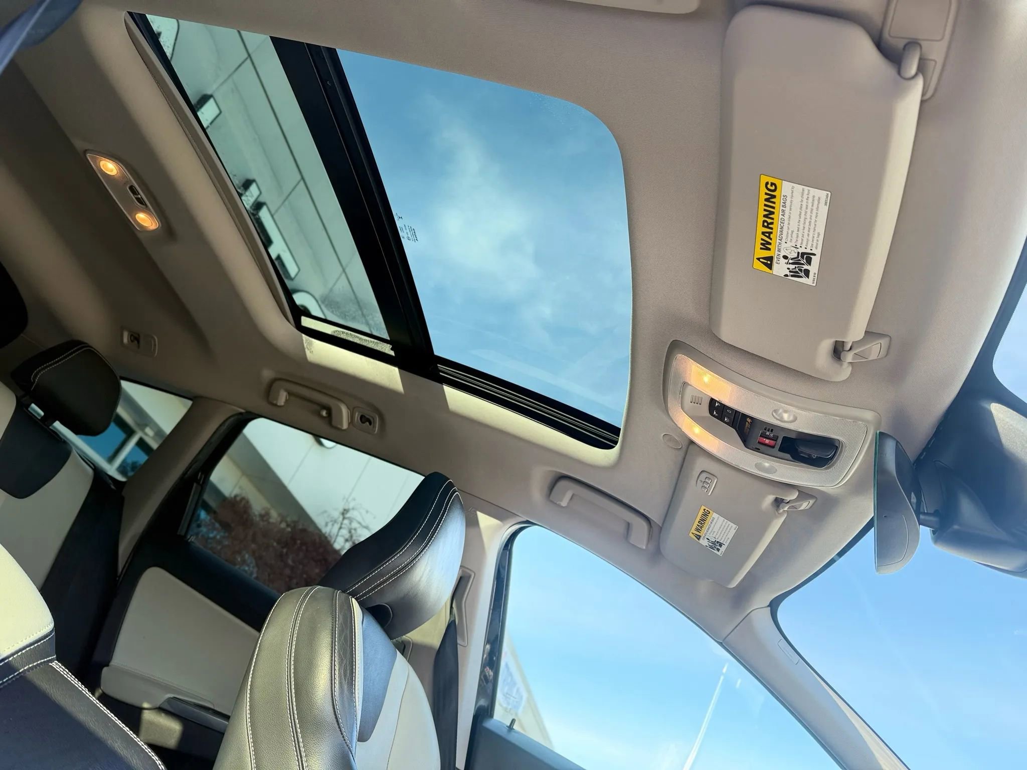 Used 2017 Volvo XC60 T5 Dynamic w/ Preferred Option Package image 12