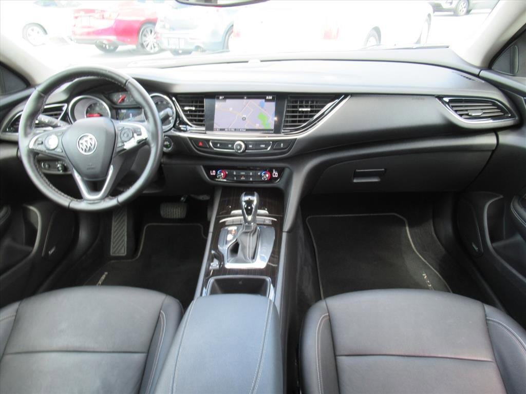 Used 2018 Buick Regal Essence w/ Driver Confidence Package #1 FWD image 12
