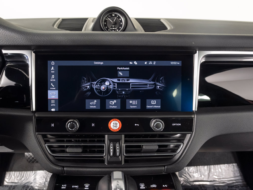 Certified 2026 Porsche Macan AWD/4WD image 28