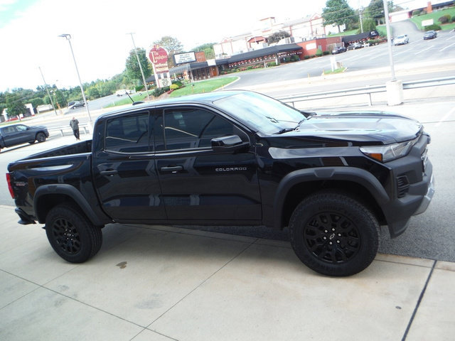 Used 2024 Chevrolet Colorado Trail Boss w/ Advanced Trailering Package AWD/4WD image 14