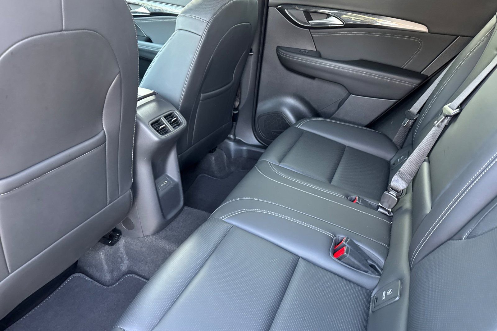 Certified 2025 Buick Envision Preferred image 12