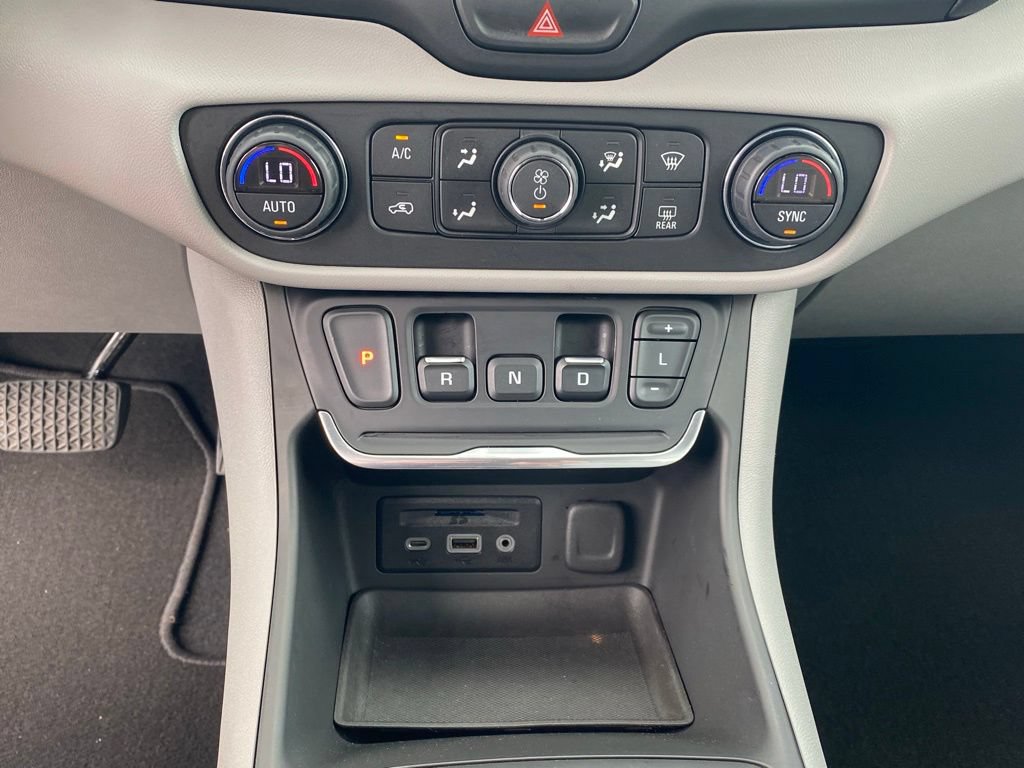 Used 2018 GMC Terrain SLT w/ Preferred Package FWD image 17