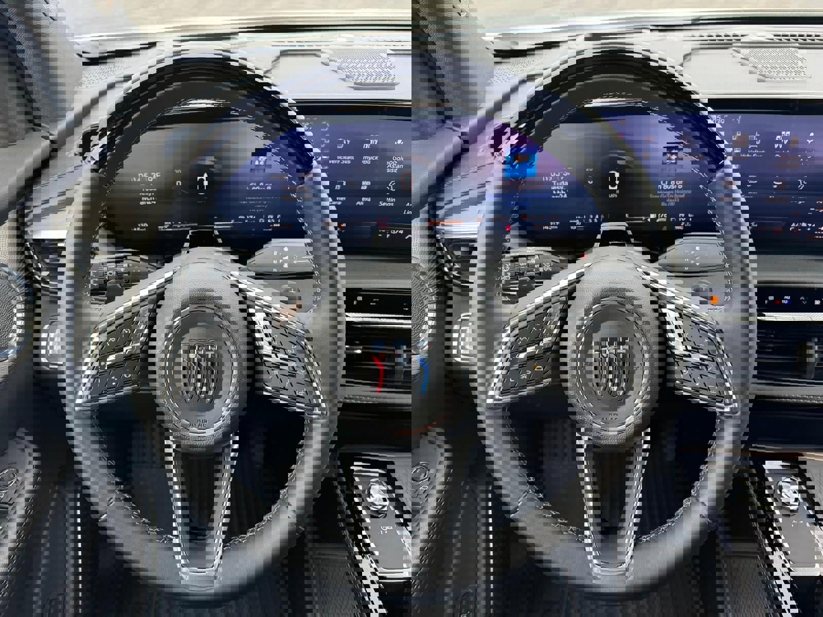 Used 2025 Buick Enclave Avenir w/ Super Cruise Package image 10