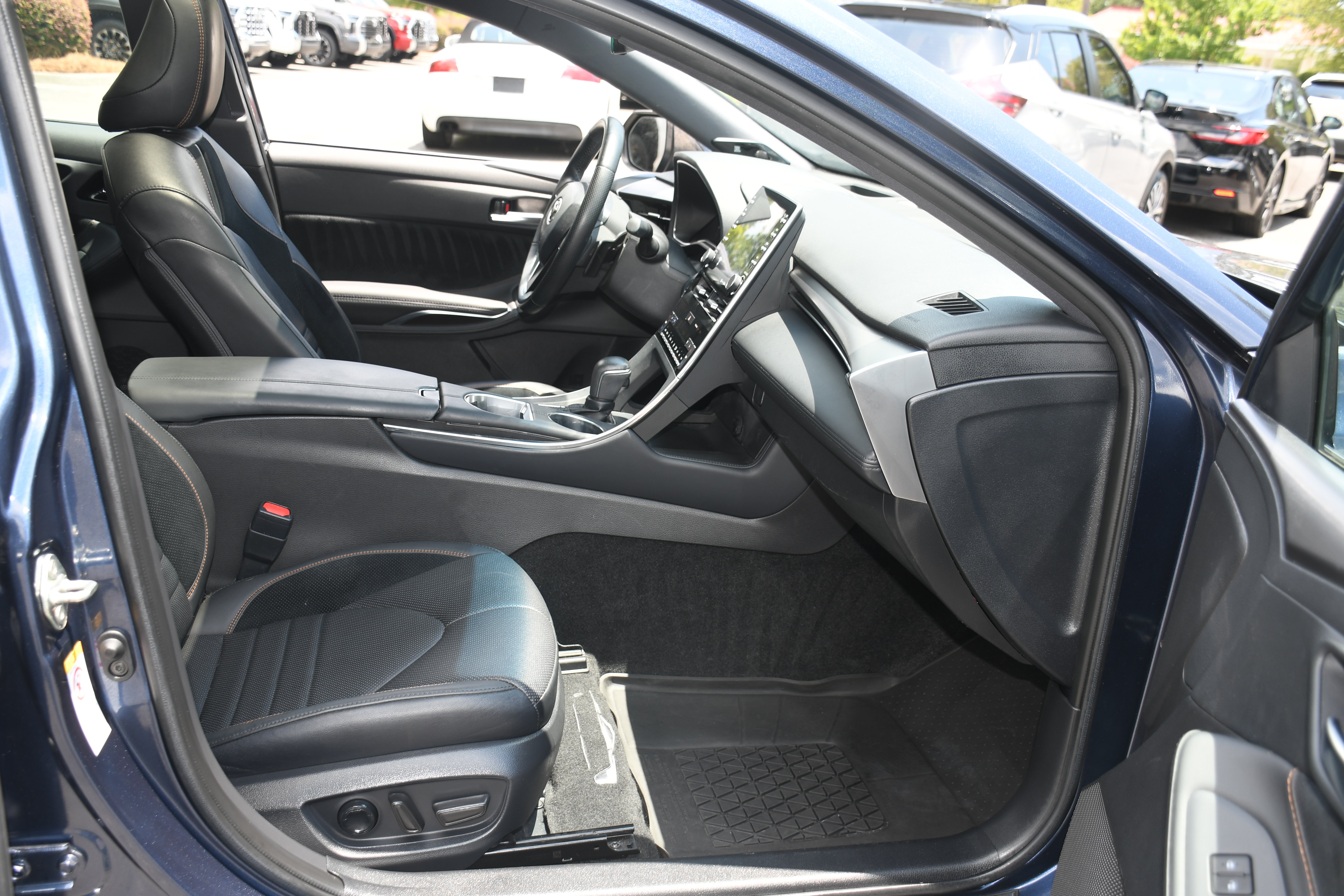 Used 2019 Toyota Avalon Touring w/ Advanced Safety Package FWD image 23