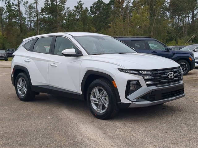 New 2025 Hyundai Tucson SE image 3