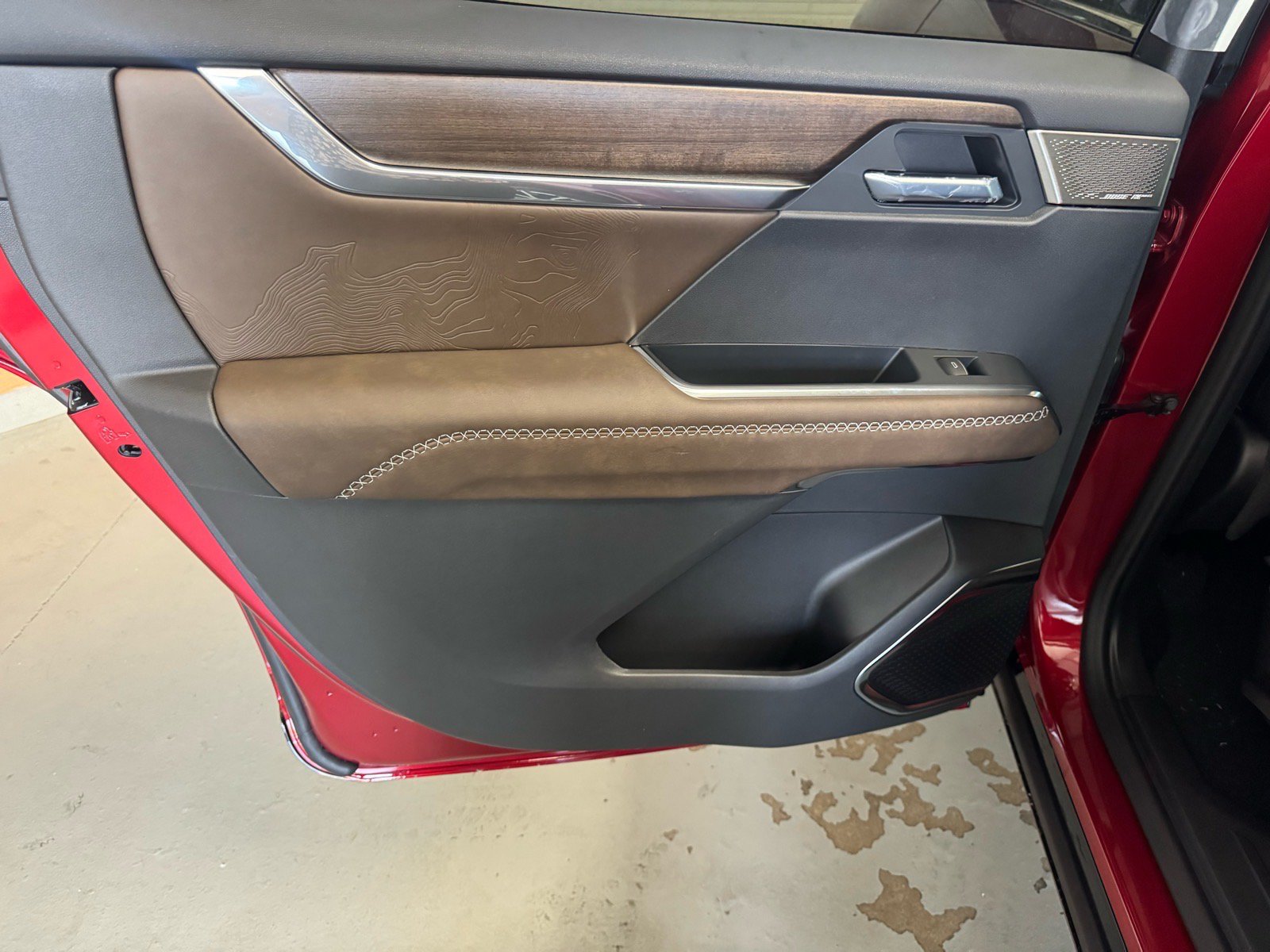 New 2027 GMC Acadia Denali Ultimate w/ LPO, Floor Liner Package AWD/4WD image 10