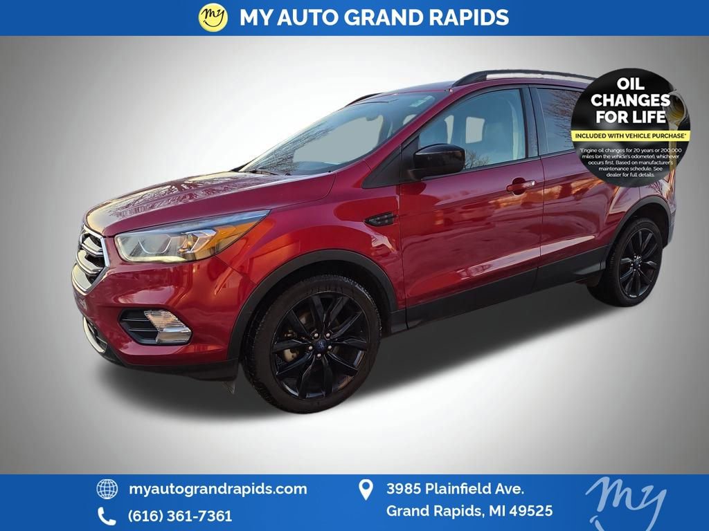 Used 2017 Ford Escape SE w/ SE Sport Appearance Package image 6