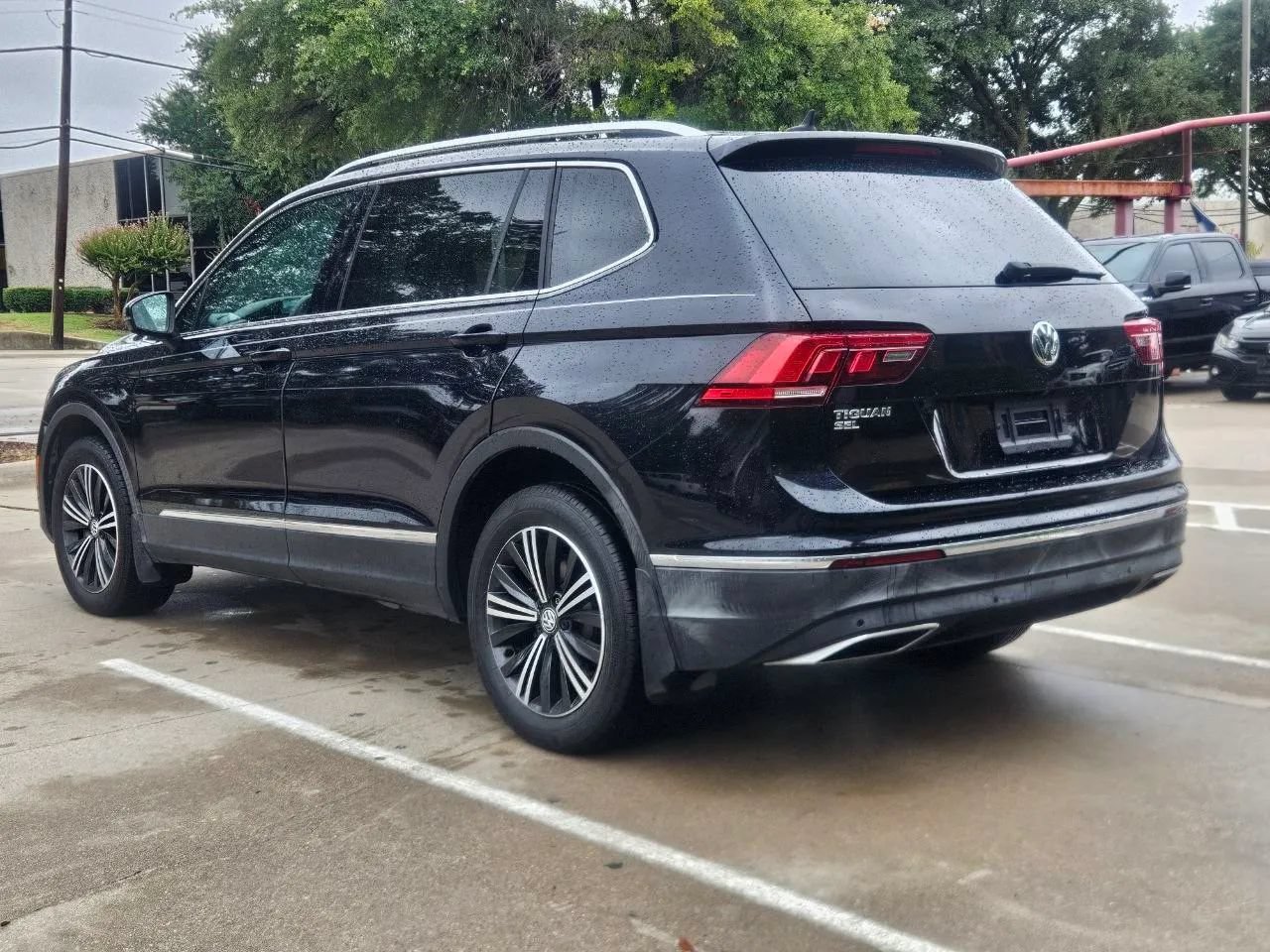 Used 2019 Volkswagen Tiguan SEL FWD image 5