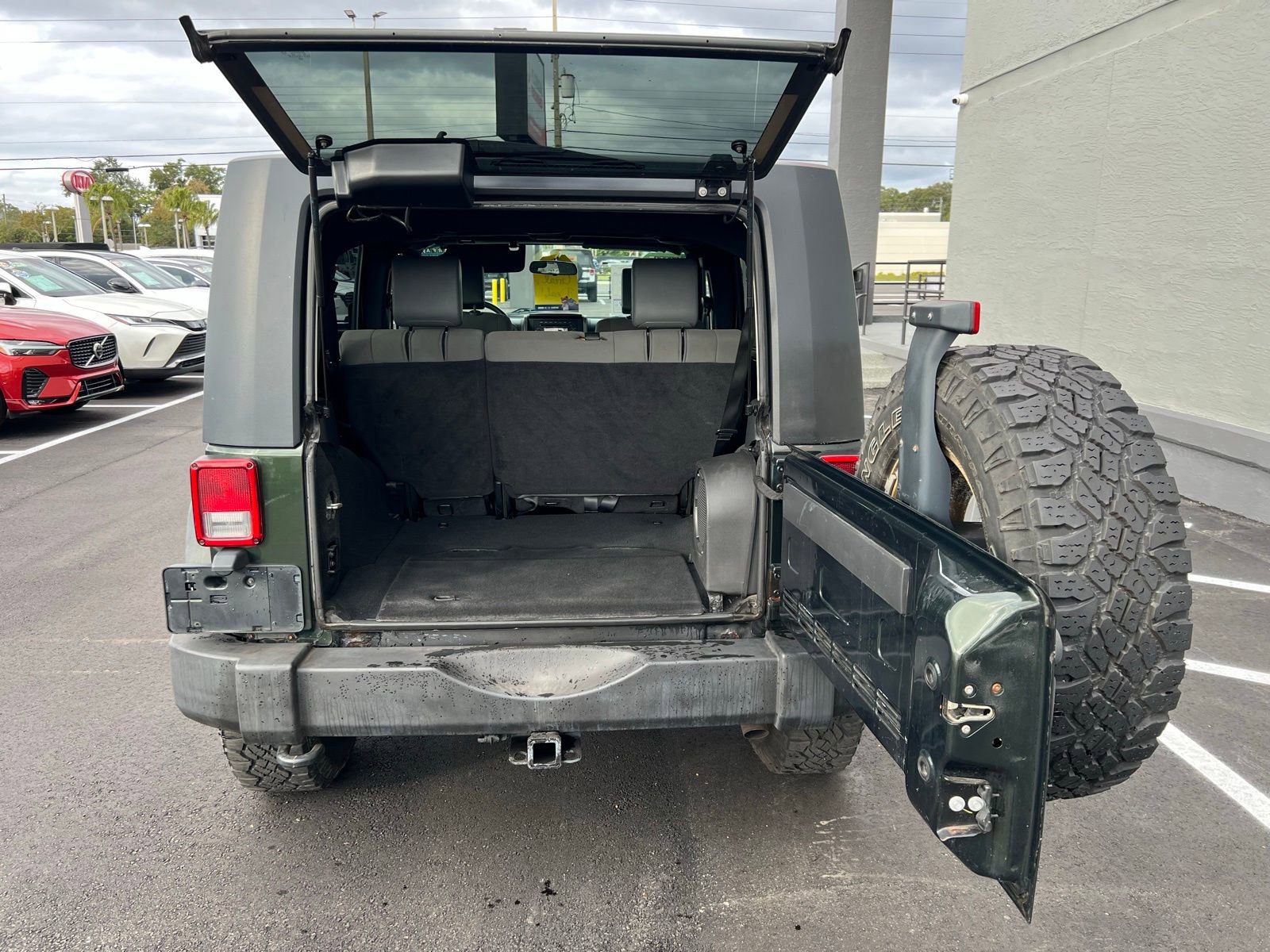 Used 2010 Jeep Wrangler Unlimited Sport image 13