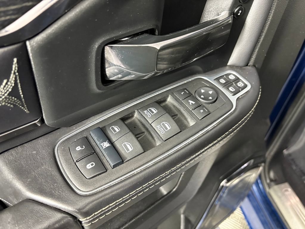Used 2024 RAM 2500 Limited image 12