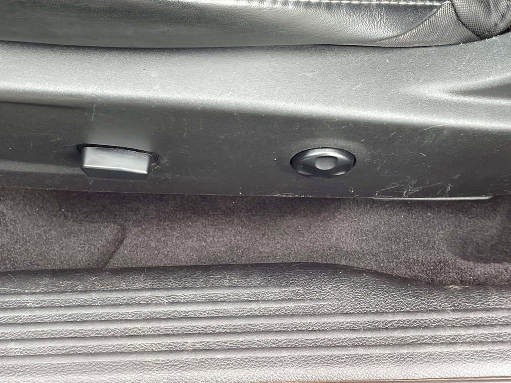 Used 2016 Dodge Challenger SXT Plus RWD image 12