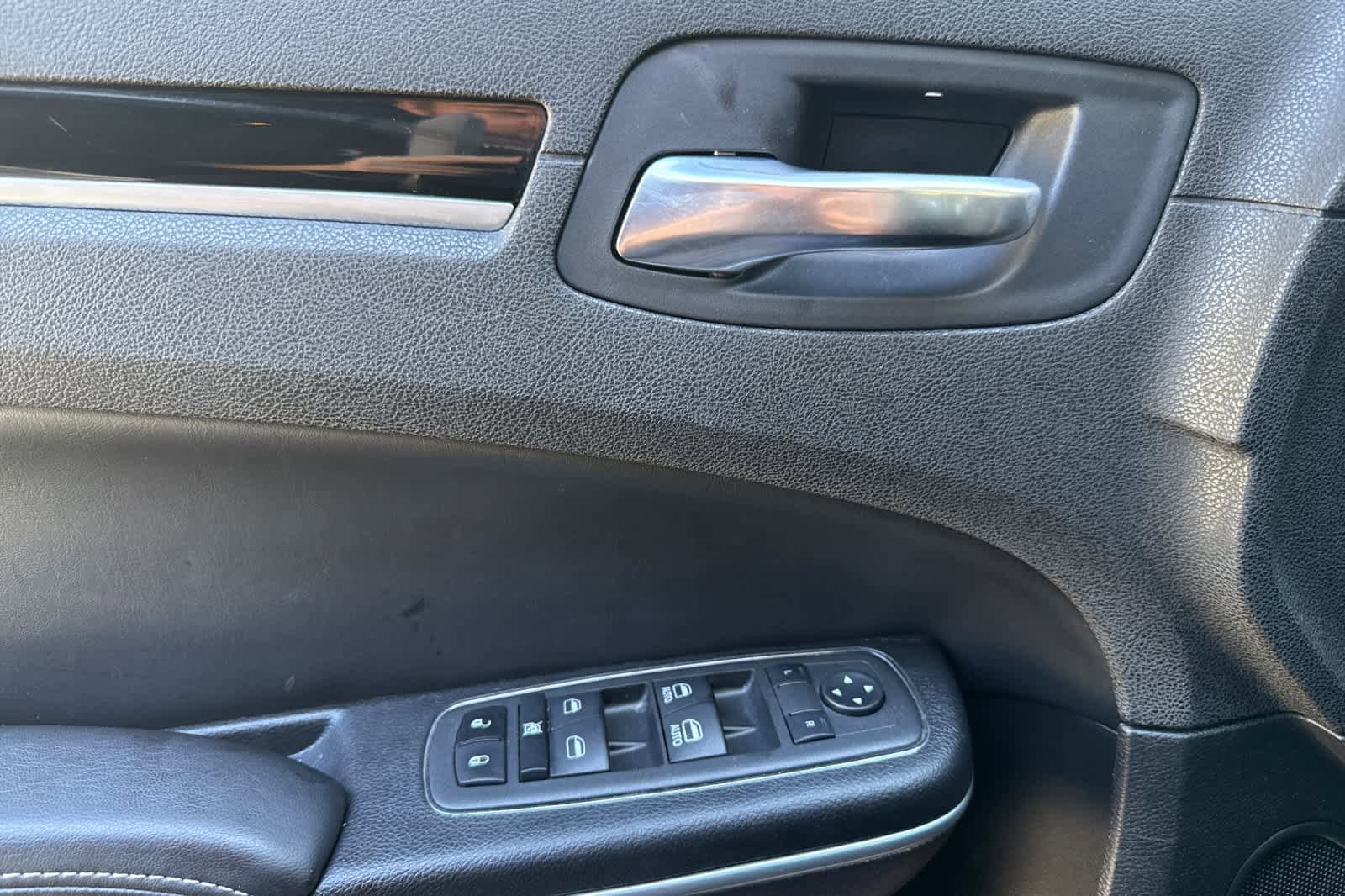 Used 2022 Chrysler 300 S w/ Safetytec Plus Group RWD image 11