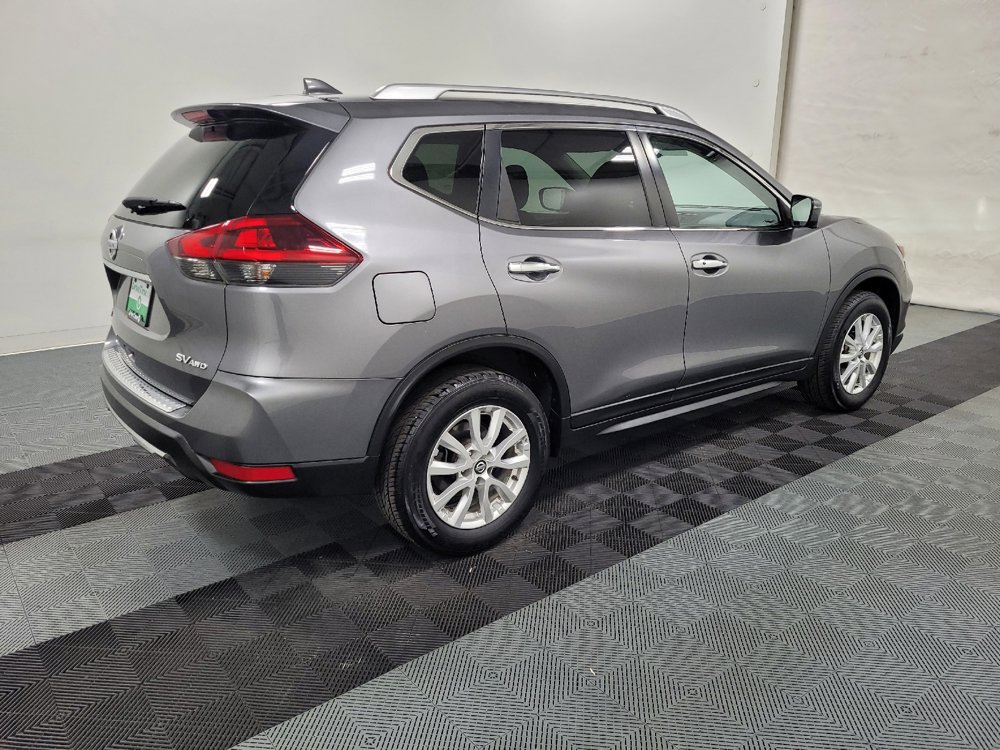 Used 2018 Nissan Rogue SV w/ Premium Package image 10
