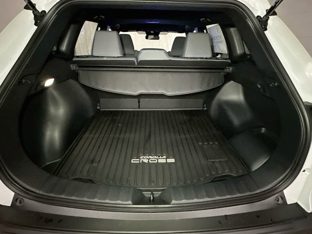 New 2026 Toyota Corolla Cross AWD Hybrid w/ Moonroof Package image 31
