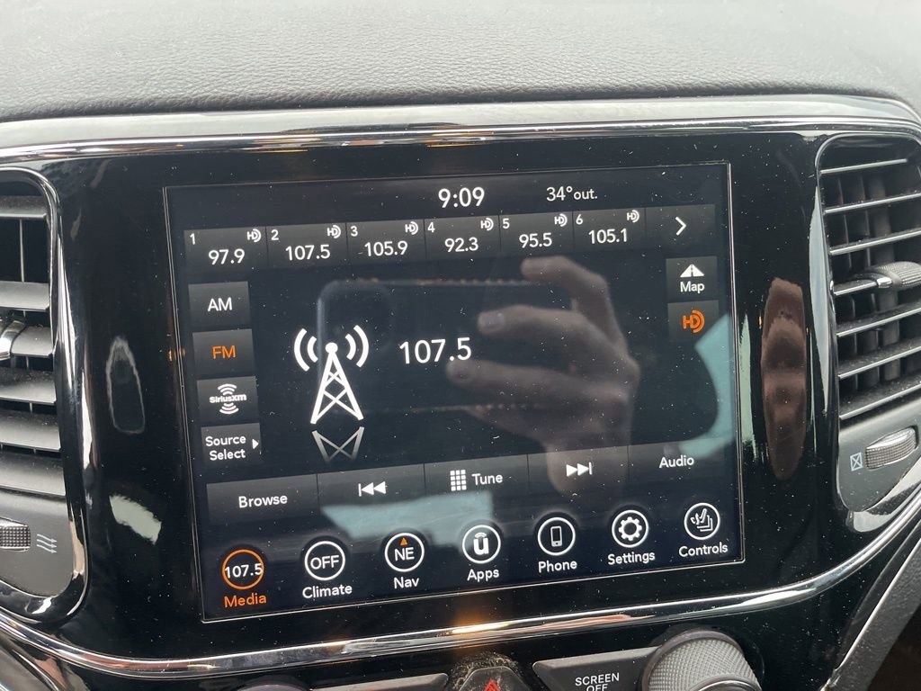 Used 2019 Jeep Grand Cherokee Limited AWD/4WD image 14