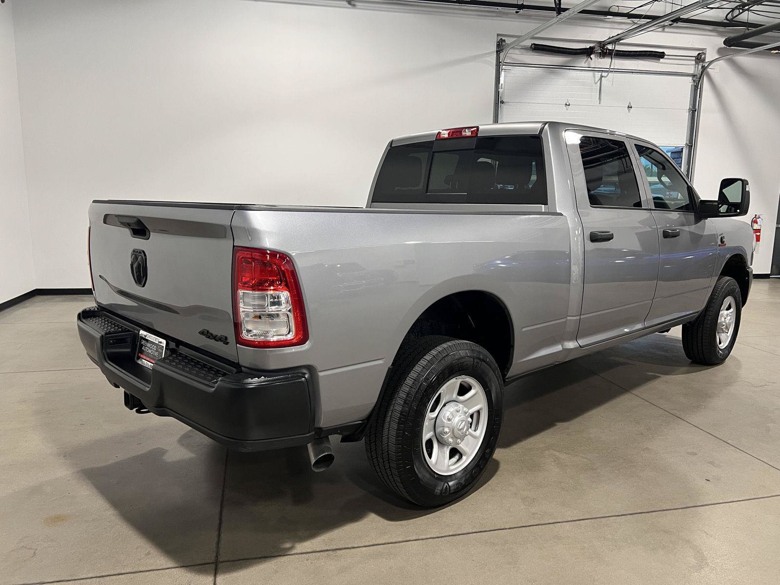 Used 2024 RAM 3500 Tradesman AWD/4WD image 3
