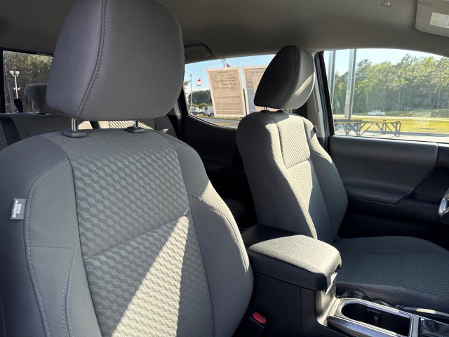 Used 2021 Toyota Tacoma SR5 AWD/4WD image 10