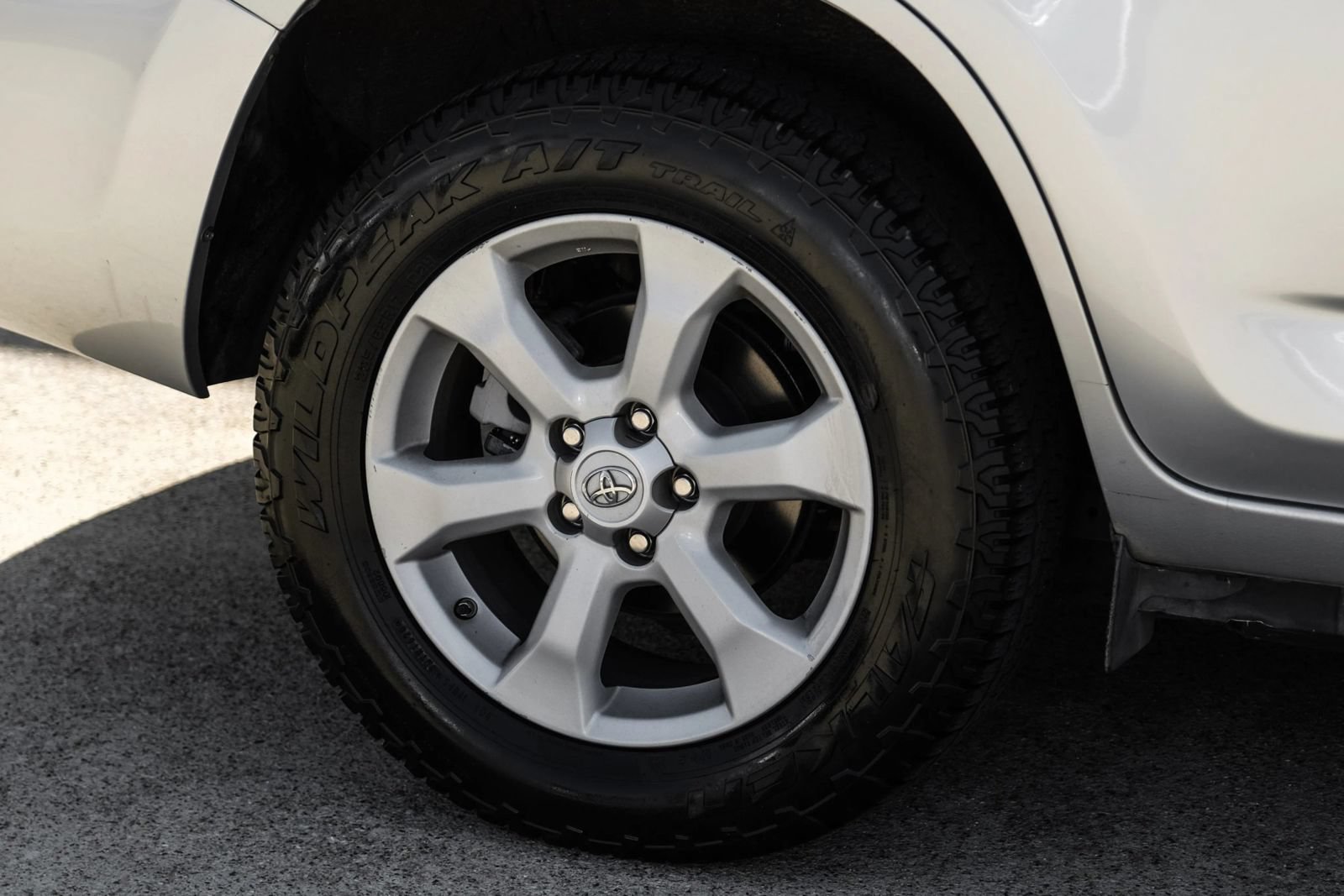 Used 2014 Toyota RAV4 EV FWD image 54