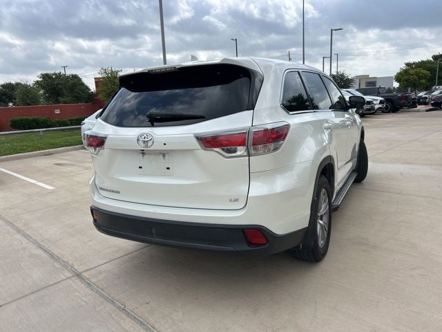 Used 2014 Toyota Highlander Plus FWD image 3