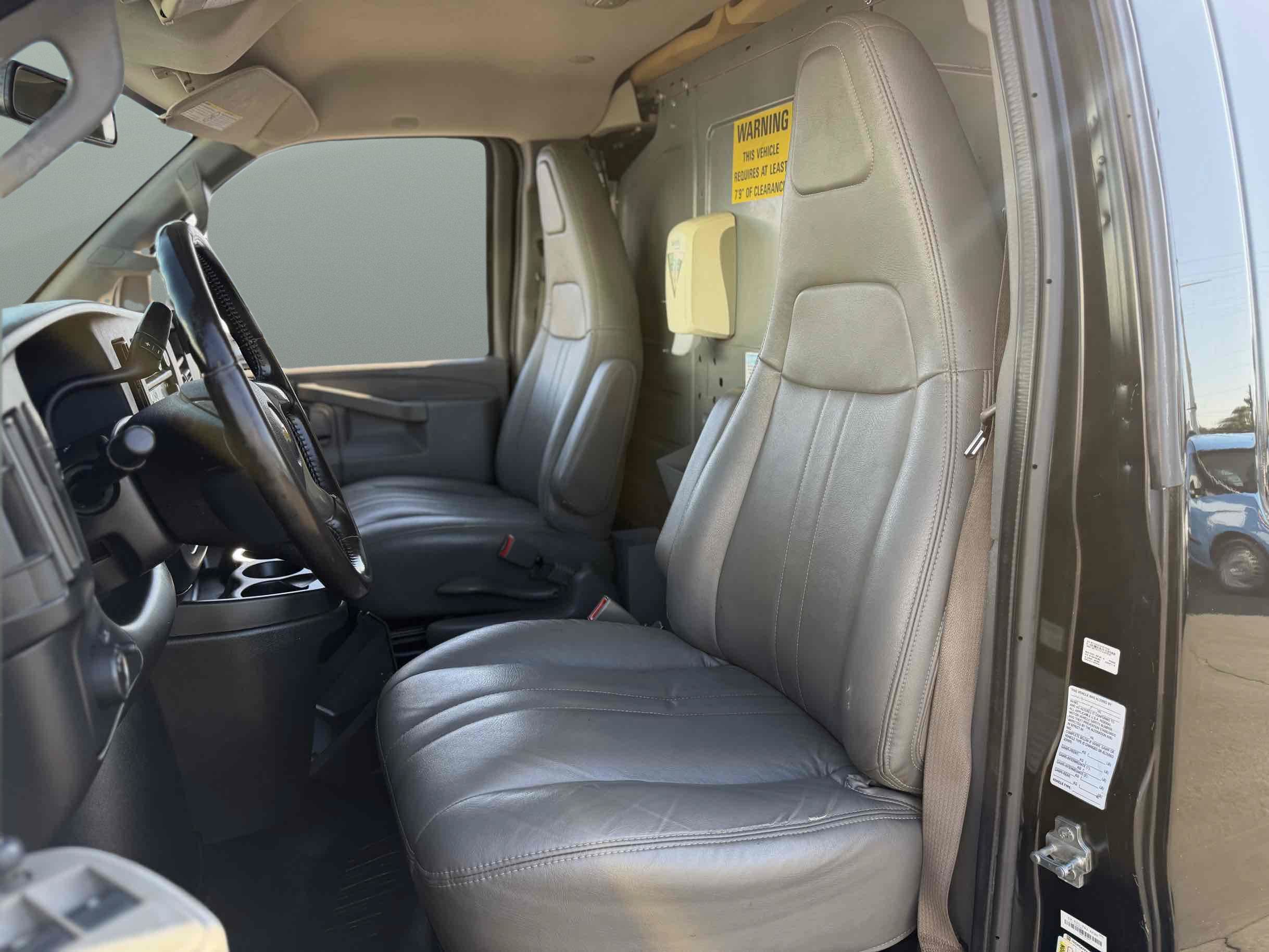 Used 2018 Chevrolet Express 2500 w/ Driver Convenience Package RWD image 12