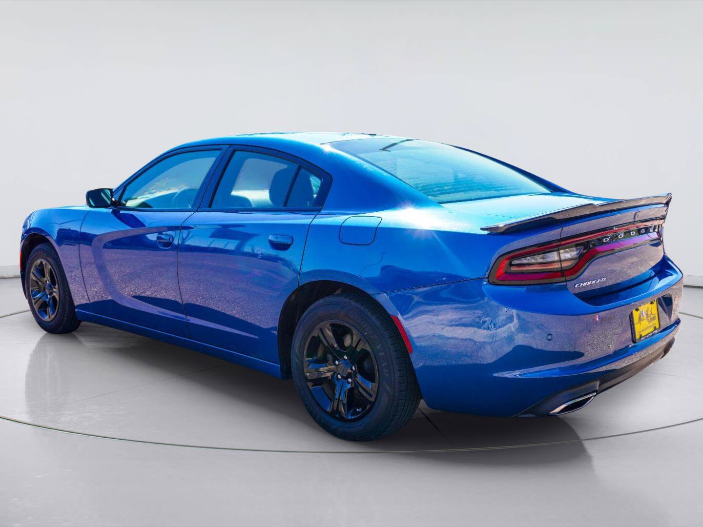 Used 2022 Dodge Charger SXT RWD image 5