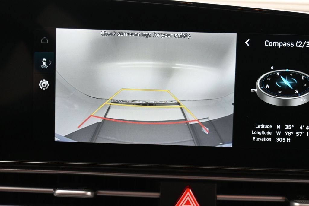 Used 2025 Hyundai Elantra SEL FWD image 17