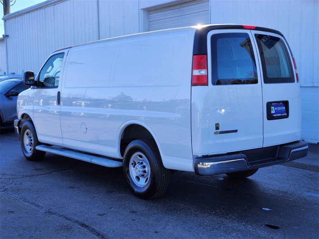 Used 2024 Chevrolet Express 2500 w/ Driver Convenience Package image 3