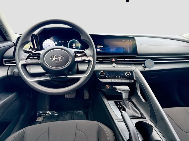 Certified 2024 Hyundai Elantra SEL FWD image 21