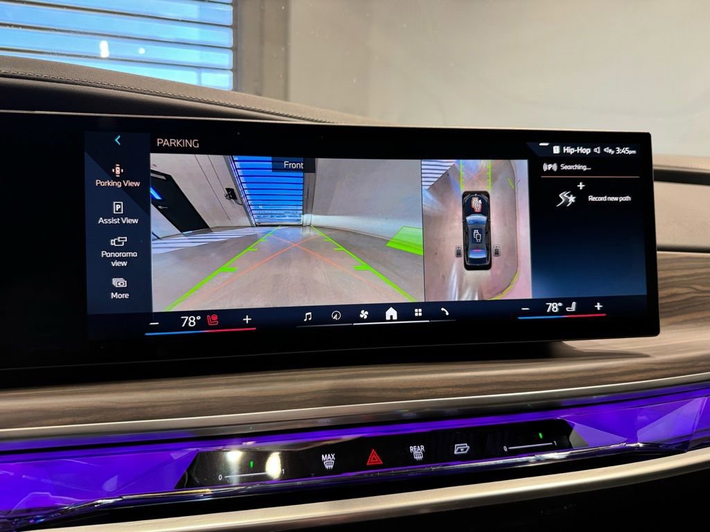 Used 2025 BMW 760i xDrive image 39