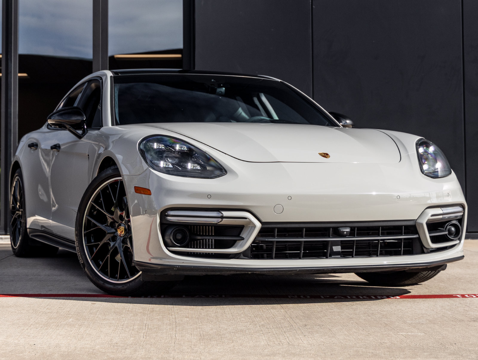 Certified 2022 Porsche Panamera GTS w/ Premium Package AWD/4WD image 6