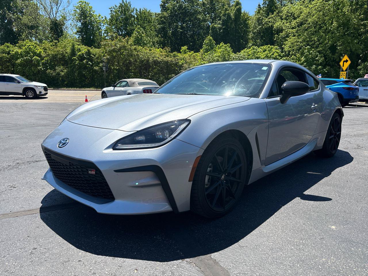 Used 2025 Toyota GR86 Premium w/ ALL Weather Mat Package (TMS) RWD image 3