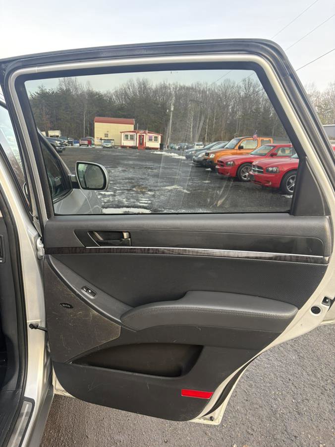 Used 2012 Hyundai Veracruz Limited w/ Navigation Pkg image 19