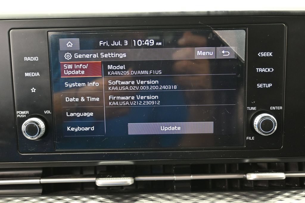Used 2022 Kia Carnival LX FWD image 24