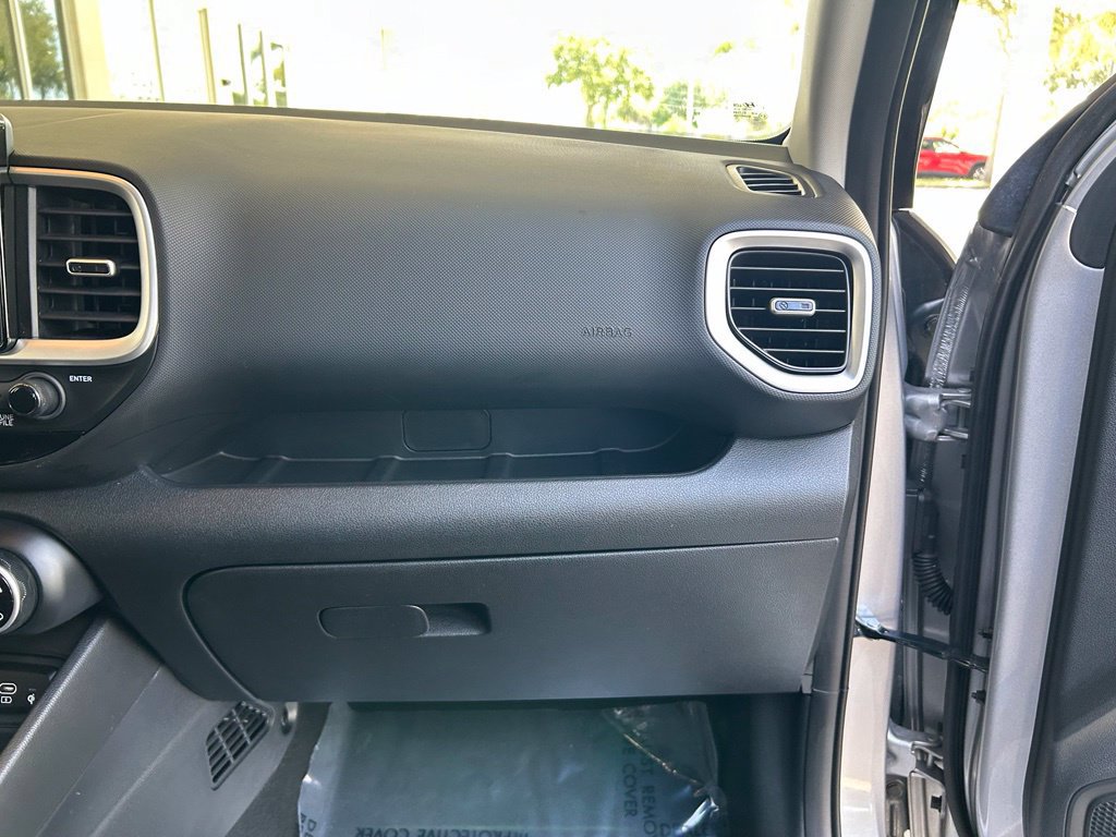 Used 2026 Hyundai Venue SEL FWD image 23