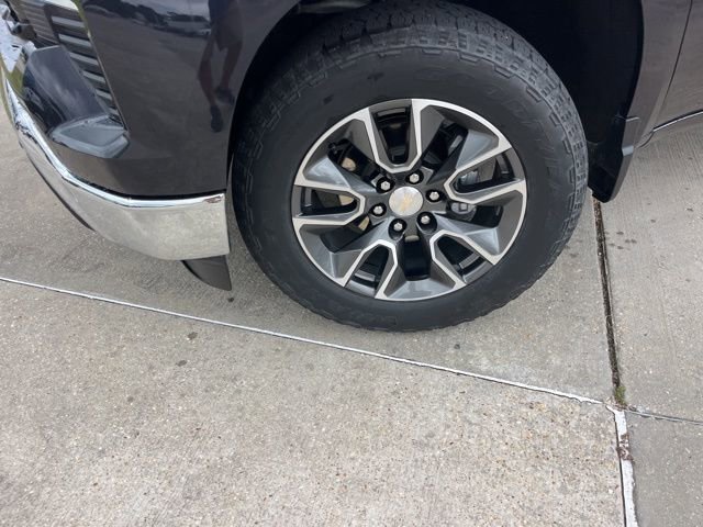 Used 2022 Chevrolet Silverado 1500 LT AWD/4WD image 33