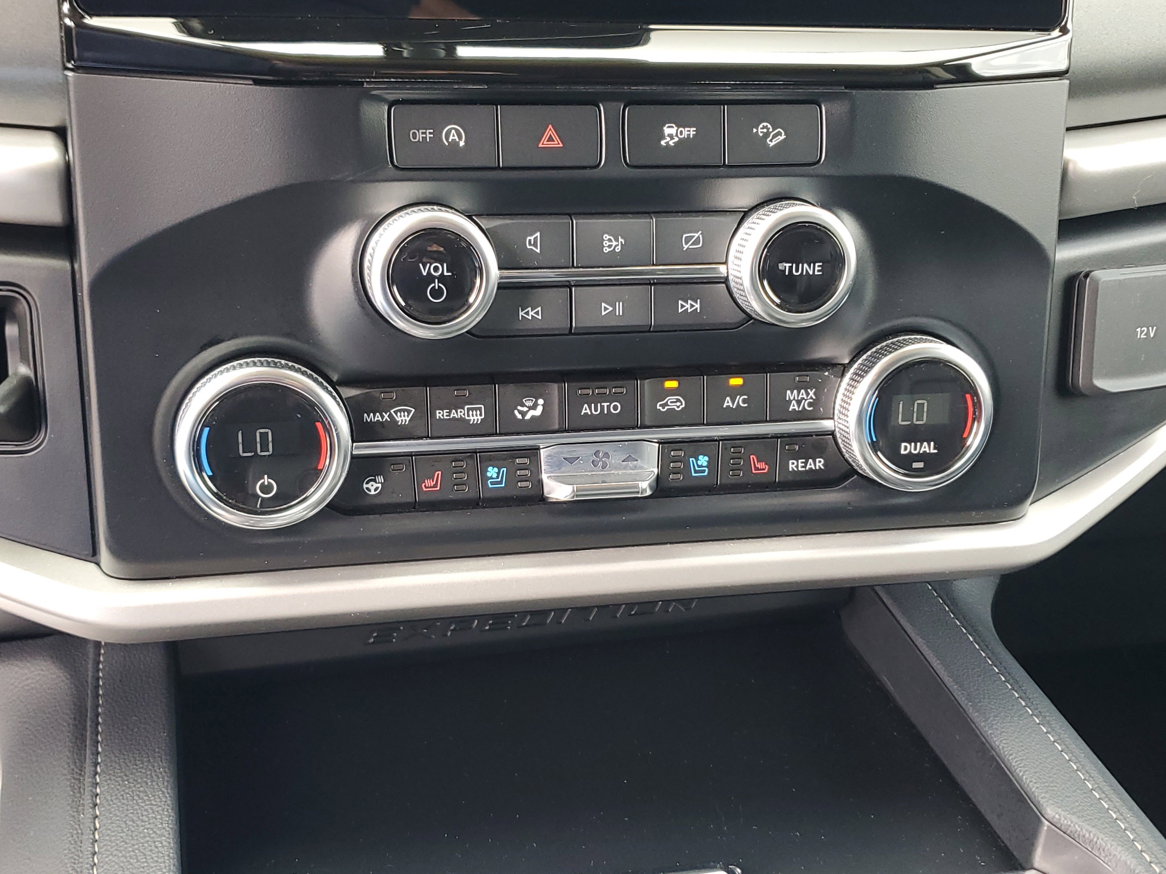 Used 2024 Ford Expedition Max XLT image 26