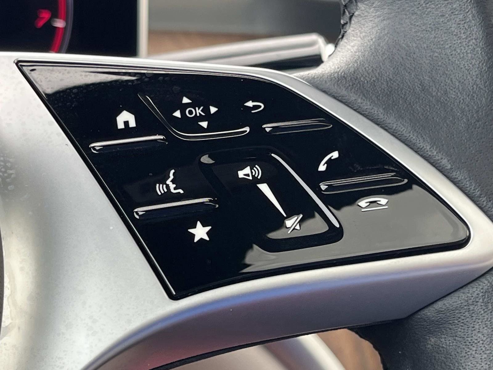 Certified 2024 Mercedes-Benz GLC 300 image 26