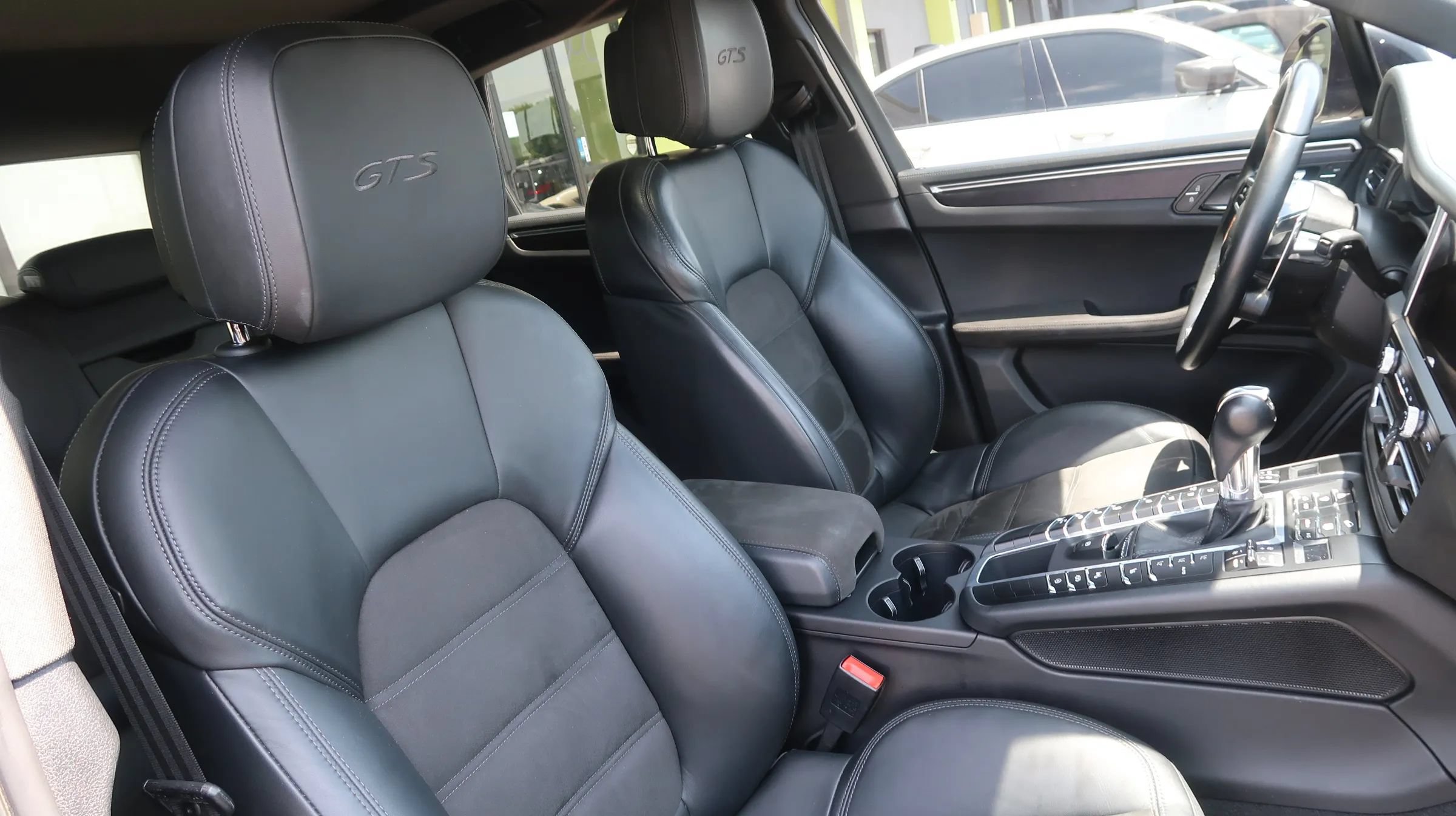 Used 2021 Porsche Macan GTS AWD/4WD image 27