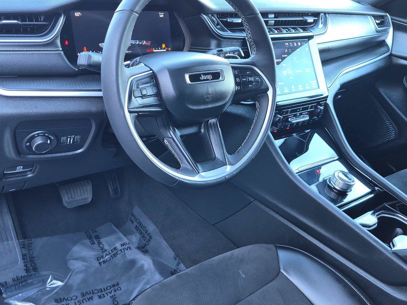 Used 2023 Jeep Grand Cherokee L Laredo RWD image 21