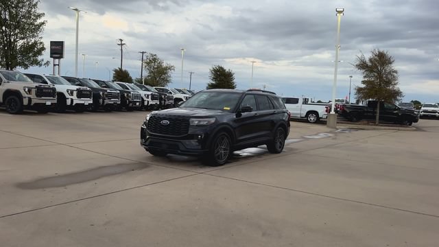 Used 2025 Ford Explorer ST-Line w/ ST-Line Street Pack AWD/4WD image 9