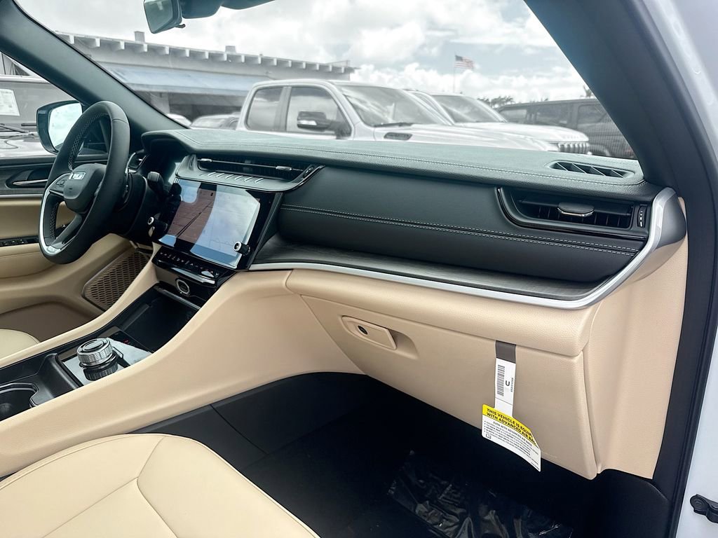 New 2026 Jeep Grand Cherokee L Limited RWD image 33