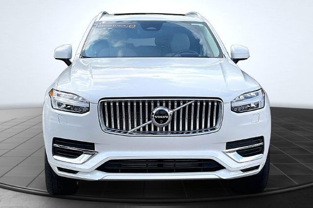 Certified 2024 Volvo XC90 T8 Ultimate w/ Protection Package Premier AWD/4WD image 4