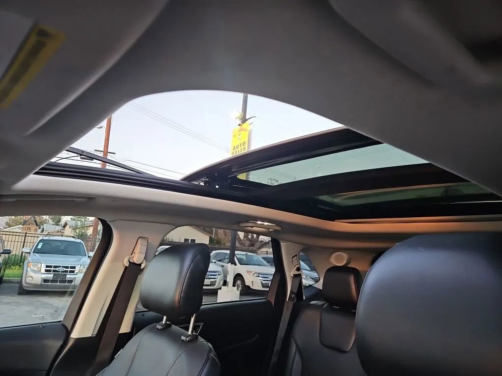 Used 2015 Ford Edge Titanium w/ Equipment Group 302A image 37