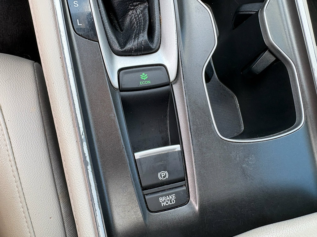 Used 2018 Honda Accord EX-L image 25