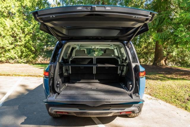 Used 2024 Rivian R1S Launch Edition image 43