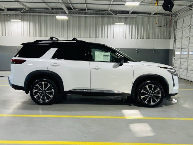 New 2026 Nissan Pathfinder Platinum image 20