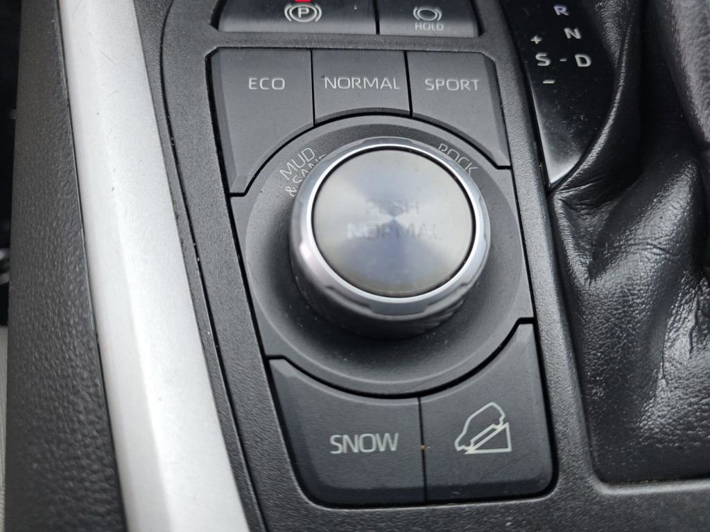 Used 2021 Toyota RAV4 Adventure image 4