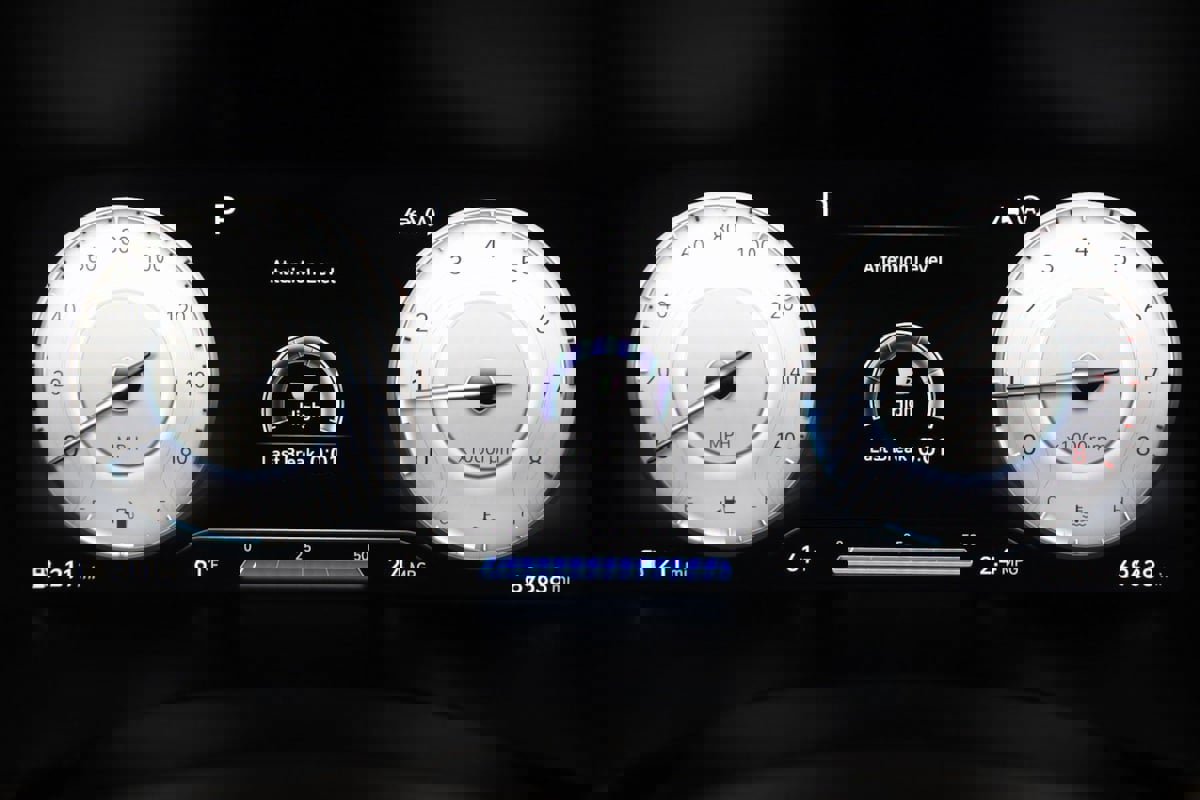 Used 2021 Hyundai Santa Fe Limited w/ Cargo Package image 19