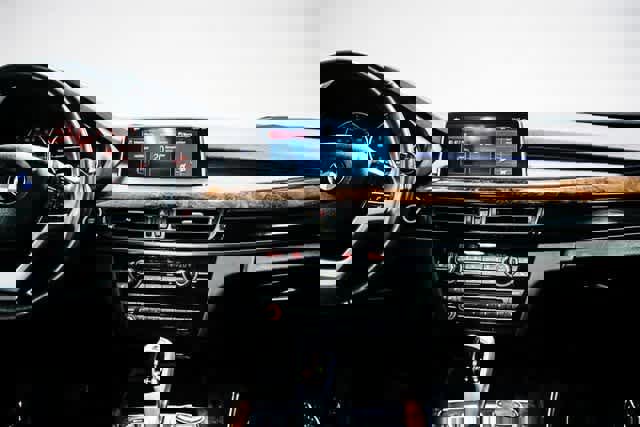 Used 2018 BMW X5 xDrive40e image 13